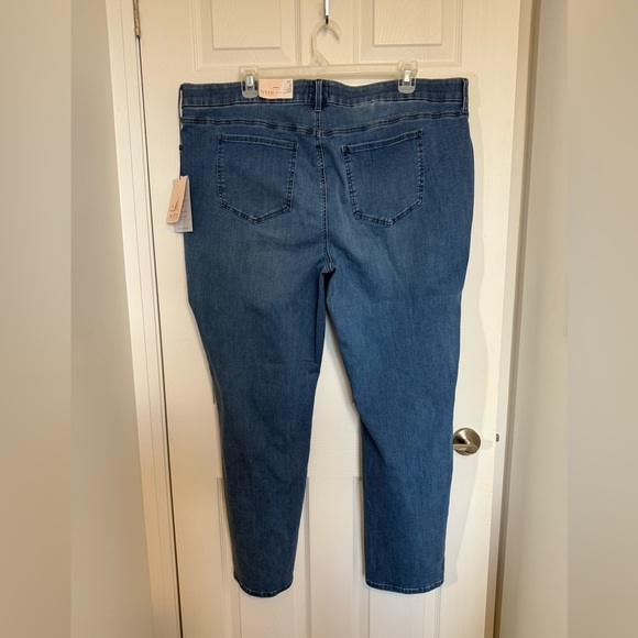 NYDJ Lift Tuck Waist Match Straight Leg Marilyn Plus Size Jeans- NWT- size 3X - Picture 13 of 16
